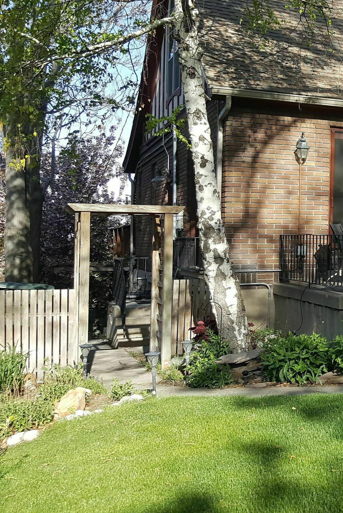 Desoto Tudor On Capitol Hill Bed & Breakfast Salt Lake City Exterior photo